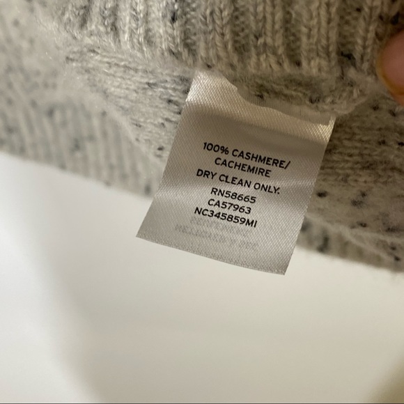 Nordstrom Collection 100% Cashmere V Neck Sweater - Picture 6 of 7